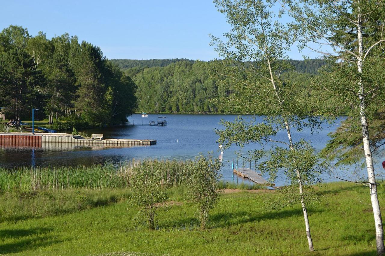 Les 4 Chalets - Le 605 Lac-Saint-Paul 외부 사진